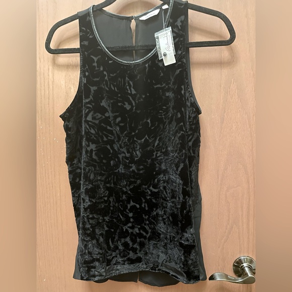 Reitman’s Medium crushed velvet front high-low tank top - Picture 1 of 6